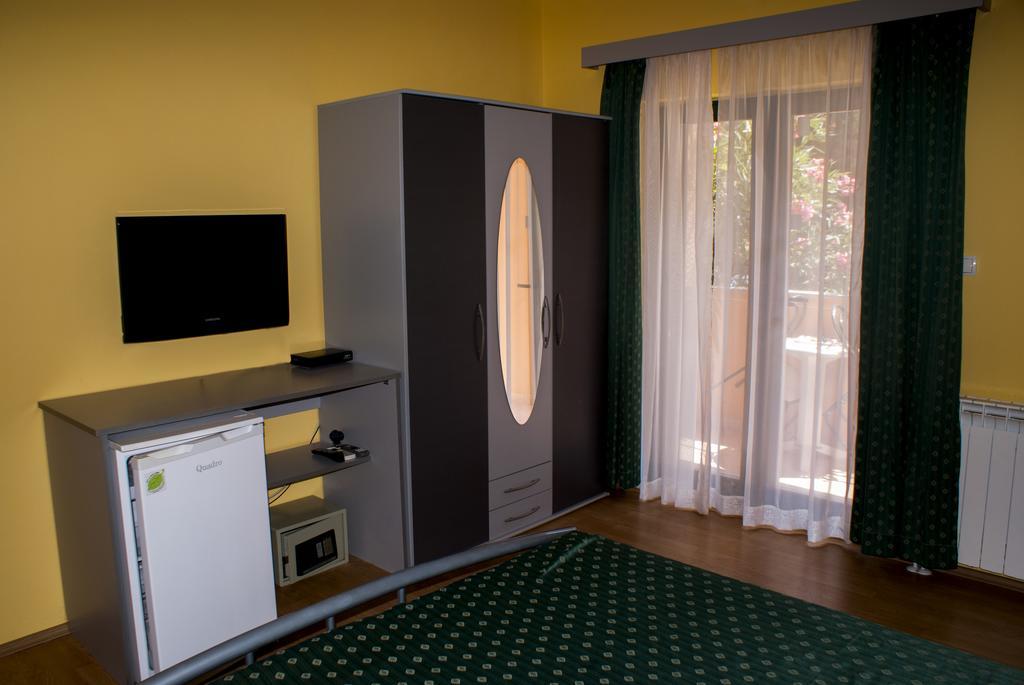 Pansion Ana Hotel Mali Lošinj Eksteriør billede