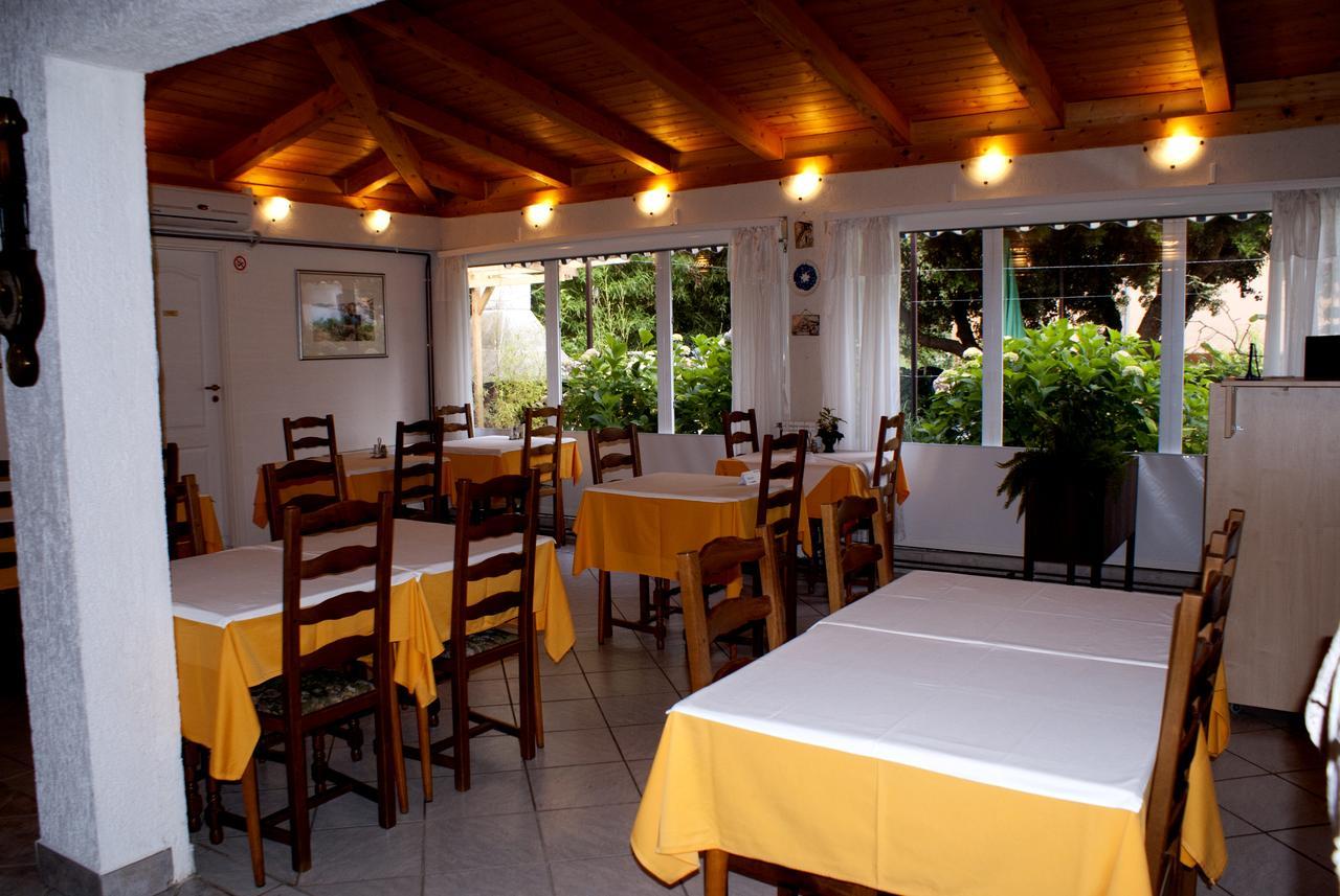 Pansion Ana Hotel Mali Lošinj Eksteriør billede